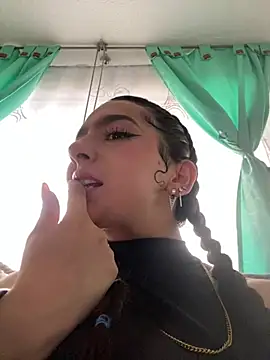 Nicollemays online show from 03/17/25, 12:04