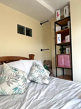 Nicollemays online show from 10/07/25, 01:08