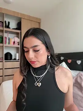 Nicollemays online show from 12/02/25, 05:08