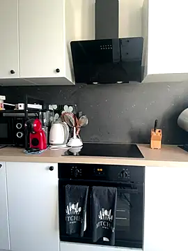 Snapshot of Cute_Anissa chatting on 11/24/25, 02:50 Cute Anissa online show from 11/24/25, 02:50