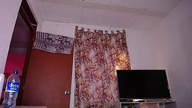 yselahot online show from 03/06/25, 06:59