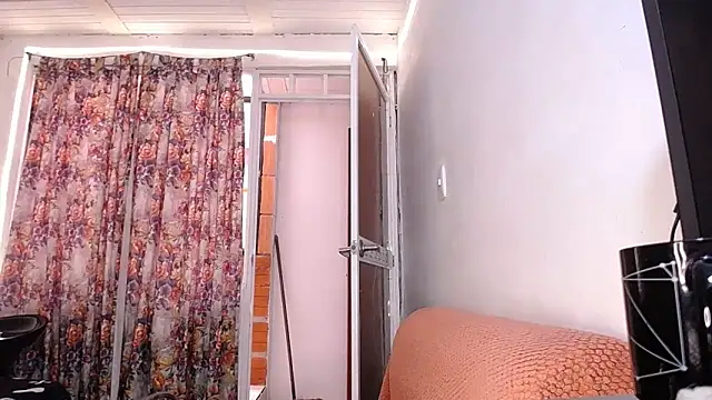 yselahot online show from 09/25/25, 04:43