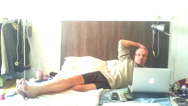 Snapshot of dazuk4513 chatting on 05/11/26, 03:51 dazuk4513 online show from 05/11/26, 03:51