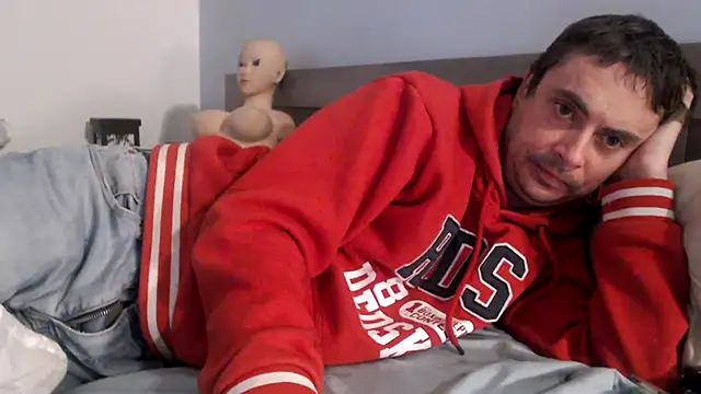 freddy0222222 online show from 11/09/25, 12:25