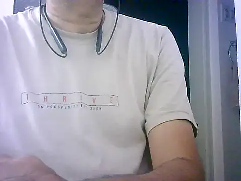 Snapshot of mrose8080 chatting on 10/16/25, 07:59 mrose8080 online show from 10/16/25, 07:59