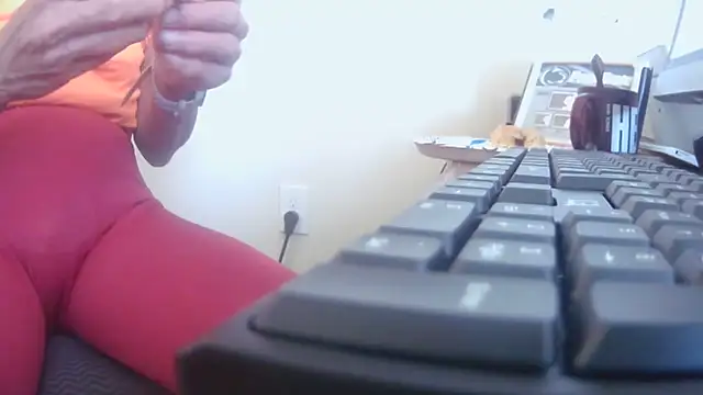 hottottrot691 online show from 06/01/26, 01:35
