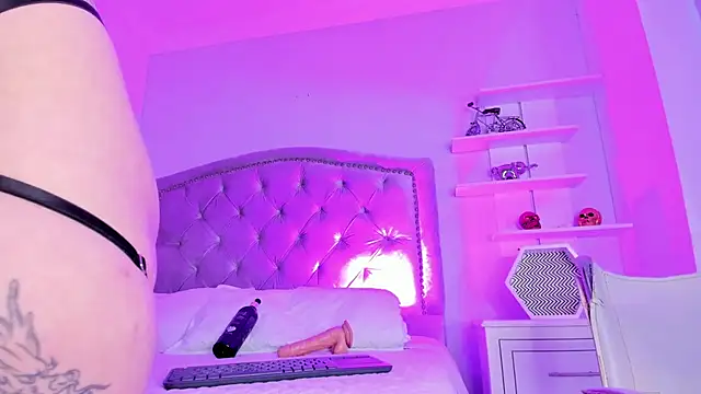 CamileHolmes online show from 01/16/25, 07:38