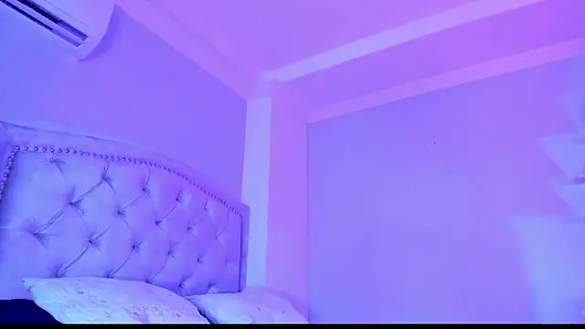 CamileHolmes online show from 02/18/25, 04:15