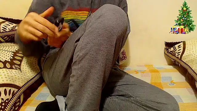 Alexdelarge323 online show from 12/18/25, 12:00