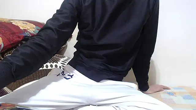 Alexdelarge323 online show from 04/09/26, 02:44