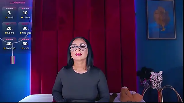 MadyLuxxx online show from 02/13/26, 07:21