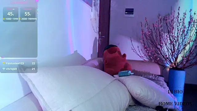 Snapshot of Cassie_Wild chatting on 02/17/26, 04:02 Cassie Wild online show from 02/17/26, 04:02