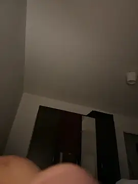 Tomhot3869 online show from 10/15/25, 07:47