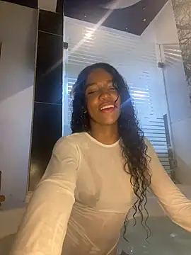 Snapshot of Tina_Rouse2 chatting on 01/04/25, 05:26 Tina Rouse2 online show from 01/04/25, 05:26