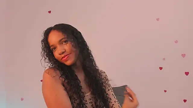 Snapshot of Tina_Rouse2 chatting on 10/15/25, 05:13 Tina Rouse2 online show from 10/15/25, 05:13