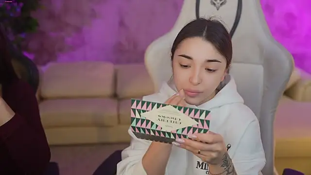 Jasmine Flow online show from 02/25/25, 08:14