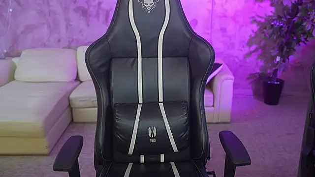 Jasmine Flow online show from 11/30/25, 08:18