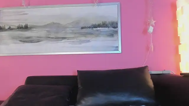 Tiffanysurez  online show from 09/27/25, 08:14