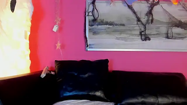 Tiffanysurez  online show from 10/29/25, 08:43