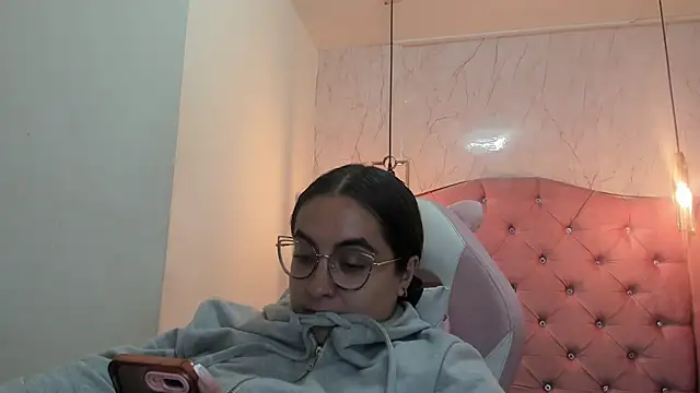 Snapshot of nalalye_cruzz_ chatting on 02/12/25, 02:35 nalalye cruzz online show from 02/12/25, 02:35