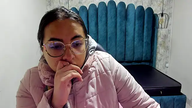 Snapshot of nalalye_cruzz_ chatting on 09/19/25, 02:24 nalalye cruzz online show from 09/19/25, 02:24