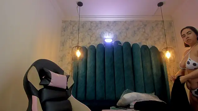nalalye cruzz  online show from 04/29/26, 03:21