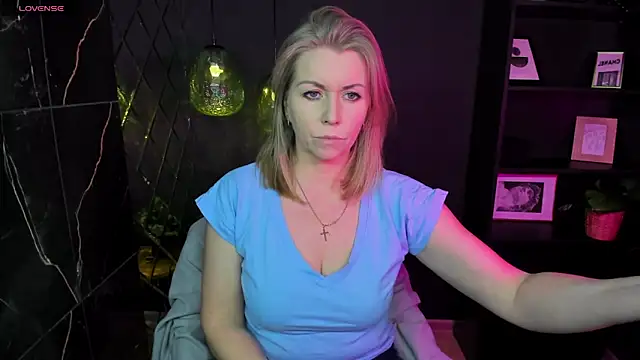 Annie Light online show from 01/23/25, 05:45