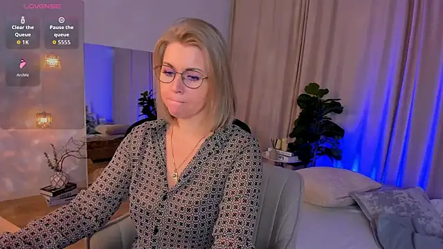 Annie Light online show from 03/28/26, 08:36