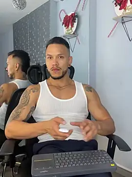 ARON TAYLER01 online show from 12/24/24, 03:58