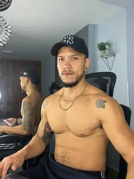 ARON TAYLER01 online show from 02/08/25, 01:11