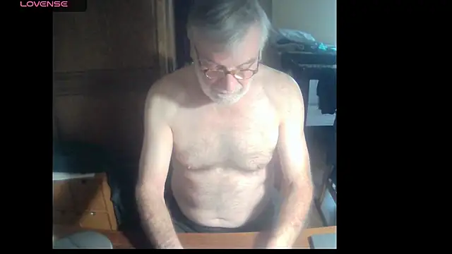 Snapshot of terrybare chatting on 01/20/25, 11:13 terrybare online show from 01/20/25, 11:13