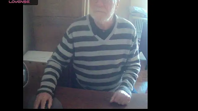 Snapshot of terrybare chatting on 02/18/25, 01:33 terrybare online show from 02/18/25, 01:33