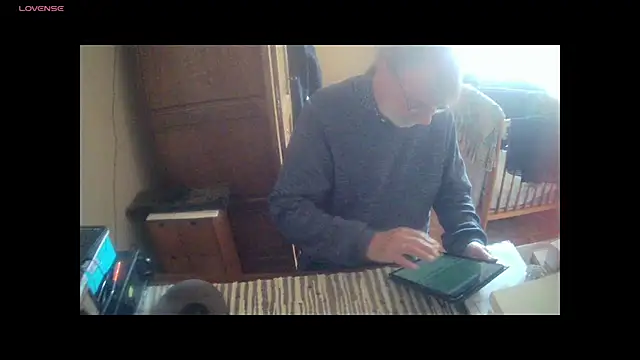 Snapshot of terrybare chatting on 10/26/25, 02:34 terrybare online show from 10/26/25, 02:34