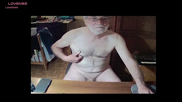 Snapshot of terrybare chatting on 03/24/26, 07:08 terrybare online show from 03/24/26, 07:08