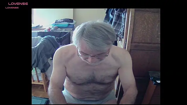 Snapshot of terrybare chatting on 03/29/26, 01:55 terrybare online show from 03/29/26, 01:55