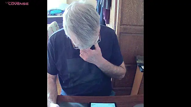 Snapshot of terrybare chatting on 05/16/26, 02:38 terrybare online show from 05/16/26, 02:38
