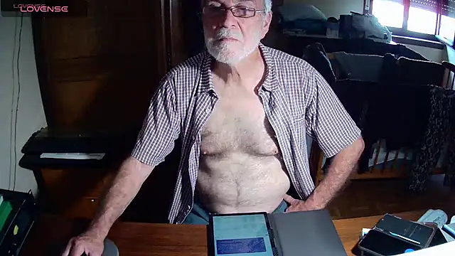 Snapshot of terrybare chatting on 05/30/26, 02:36 terrybare online show from 05/30/26, 02:36