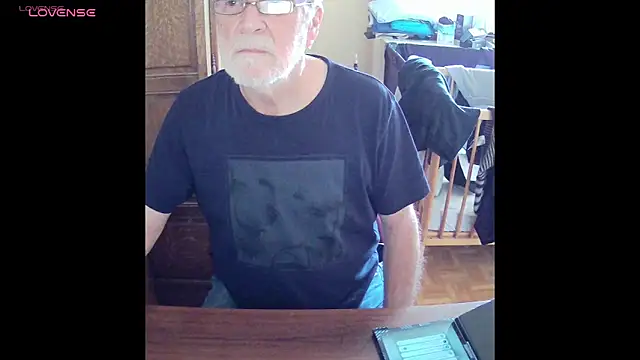 Snapshot of terrybare chatting on 06/07/26, 01:48 terrybare online show from 06/07/26, 01:48