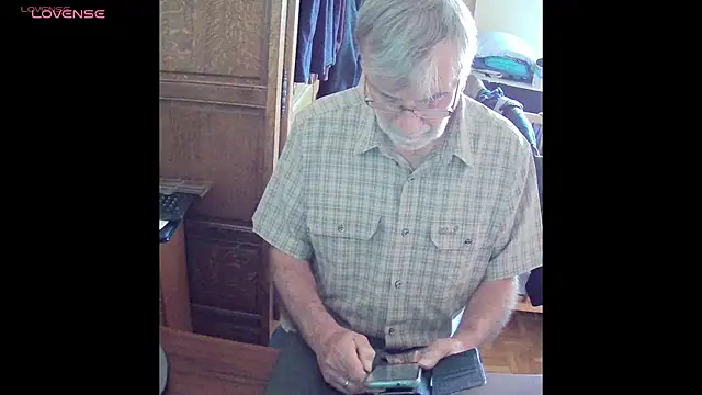 Snapshot of terrybare chatting on 06/16/26, 03:58 terrybare online show from 06/16/26, 03:58