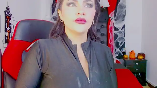 misslombana online show from 10/25/25, 05:37