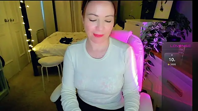 Brit Housewife online show from 02/23/26, 05:10