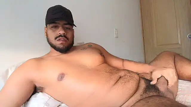 Snapshot of bigpleasure_ chatting on 10/09/25, 12:47 bigpleasure  online show from 10/09/25, 12:47