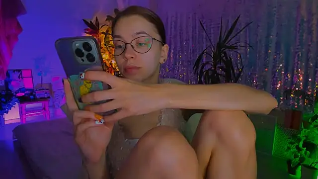 poli   online show from 10/28/25, 07:16