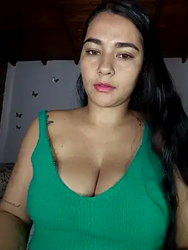 Snapshot of alison_villalobo chatting on 07/20/26, 08:33 alison villalobo online show from 07/20/26, 08:33