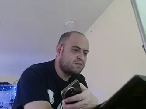 Snapshot of alphaswitchard chatting on 12/19/24, 06:34 alphaswitchard online show from 12/19/24, 06:34