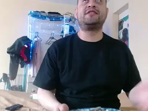 Snapshot of alphaswitchard chatting on 12/21/24, 03:31 alphaswitchard online show from 12/21/24, 03:31