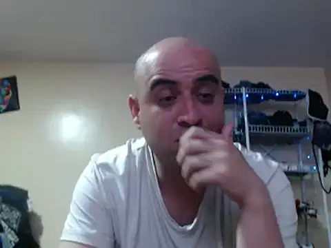 Snapshot of alphaswitchard chatting on 12/24/24, 04:11 alphaswitchard online show from 12/24/24, 04:11