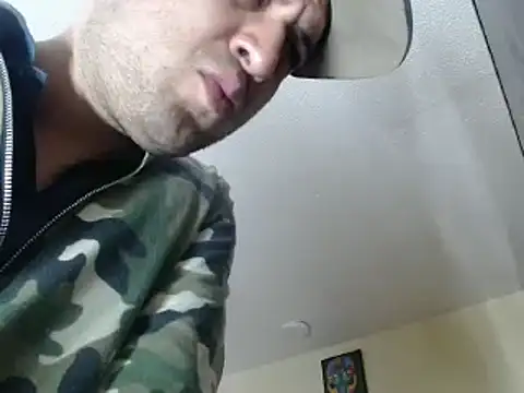 Snapshot of alphaswitchard chatting on 01/31/25, 12:28 alphaswitchard online show from 01/31/25, 12:28