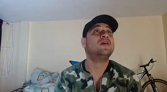 Snapshot of alphaswitchard chatting on 03/13/25, 02:49 alphaswitchard online show from 03/13/25, 02:49