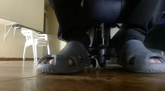 Snapshot of alphaswitchard chatting on 03/22/25, 01:54 alphaswitchard online show from 03/22/25, 01:54